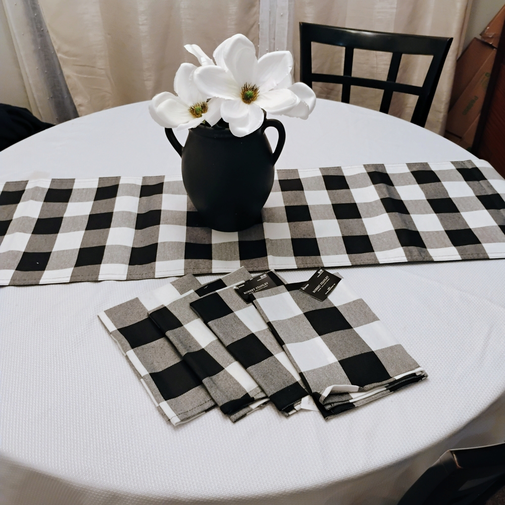 NEW Robert Stanley buffalo check table runner + 4 cloth napkins set farmhouse